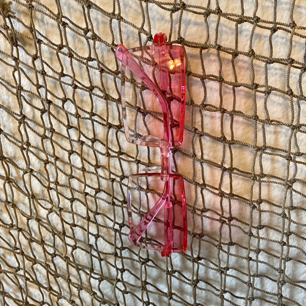 5/$10❤️❤️❤️NEW Retro Style Pink Hombre Rectangular Sunglasses